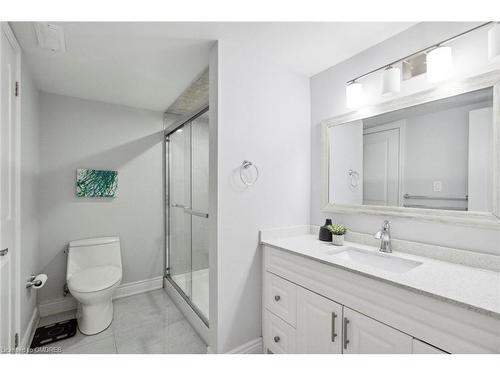 1569 6 Highway, Hamilton, ON - Indoor Photo Showing Bathroom