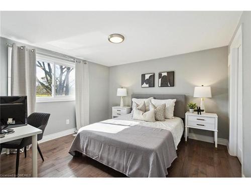 1569 6 Highway, Hamilton, ON - Indoor Photo Showing Bedroom