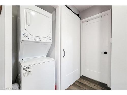 67 East 13Th Street, Hamilton, ON - Indoor Photo Showing Laundry Room