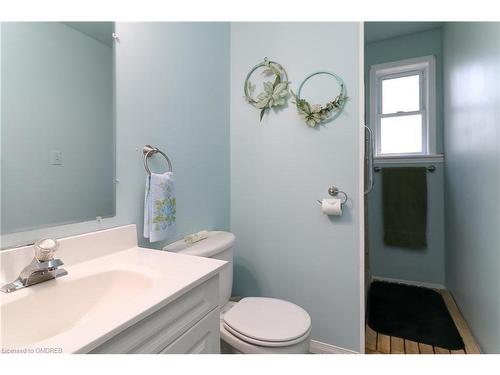 225 39Th Street S, Wasaga Beach, ON - Indoor Photo Showing Bathroom