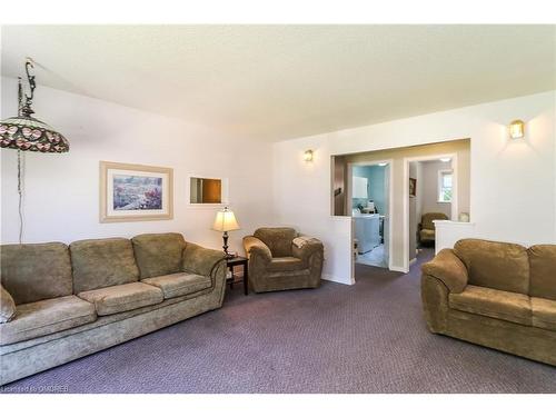 225 39Th Street S, Wasaga Beach, ON - Indoor Photo Showing Living Room