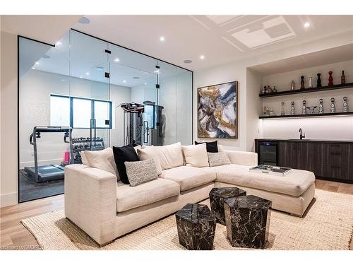 331 Macdonald Road, Oakville, ON - Indoor Photo Showing Living Room