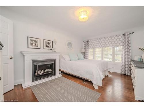 387 River Side Drive, Oakville, ON - Indoor Photo Showing Bedroom
