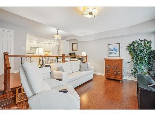 1704-2180 Marine Drive, Oakville, ON - Indoor Photo Showing Living Room
