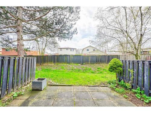 73-2395 Bromsgrove Road, Mississauga, ON - Outdoor With Backyard