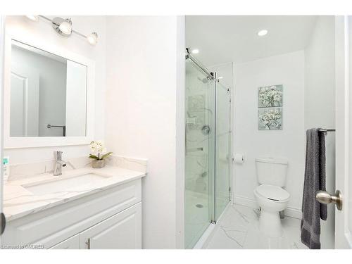 45-25 Redbury Street, Hamilton, ON - Indoor Photo Showing Bathroom