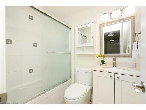 45-25 Redbury Street, Hamilton, ON - Indoor Photo Showing Bathroom