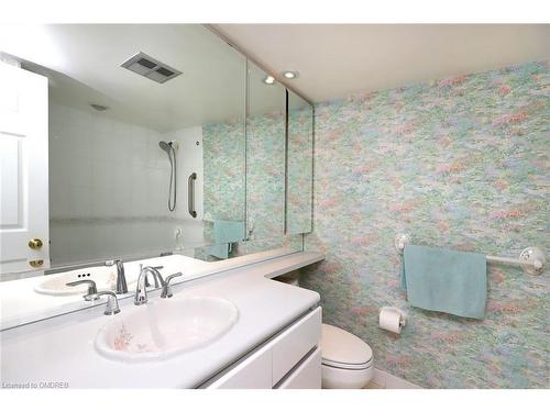 608-1240 Marlborough Court, Oakville, ON - Indoor Photo Showing Bathroom