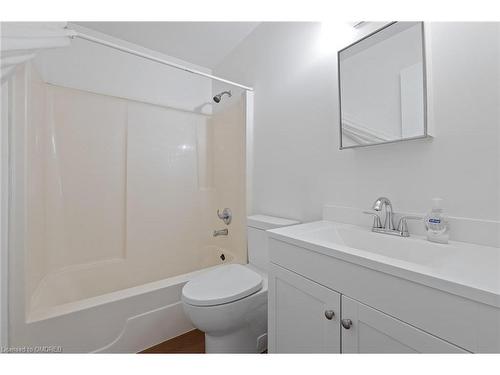 19-41 Valleyview Road, Kitchener, ON - Indoor Photo Showing Bathroom