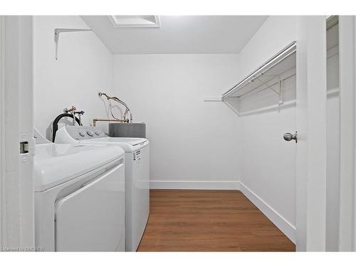 19-41 Valleyview Road, Kitchener, ON - Indoor Photo Showing Laundry Room