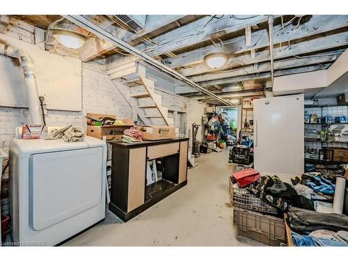 21 Railway Street, Hamilton, ON - Indoor Photo Showing Laundry Room