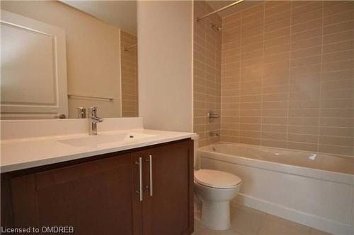1404-1 Hurontario Street, Mississauga, ON - Indoor Photo Showing Bathroom