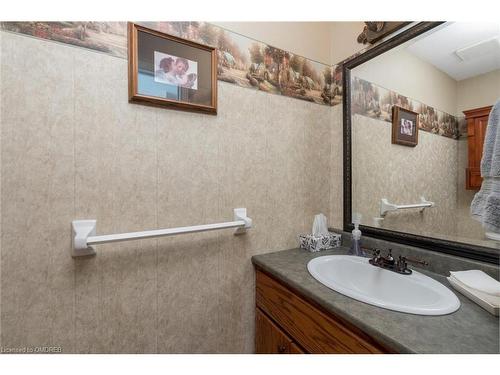 321 Michael Drive, Orangeville, ON - Indoor Photo Showing Bathroom