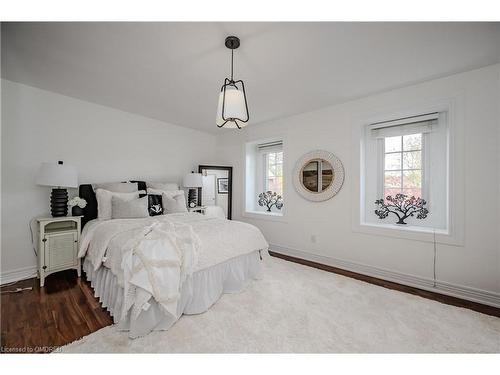 22 Arkendo Drive, Oakville, ON - Indoor Photo Showing Bedroom