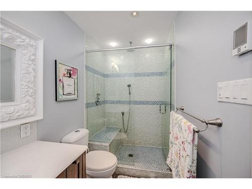 22 Arkendo Drive, Oakville, ON - Indoor Photo Showing Bathroom