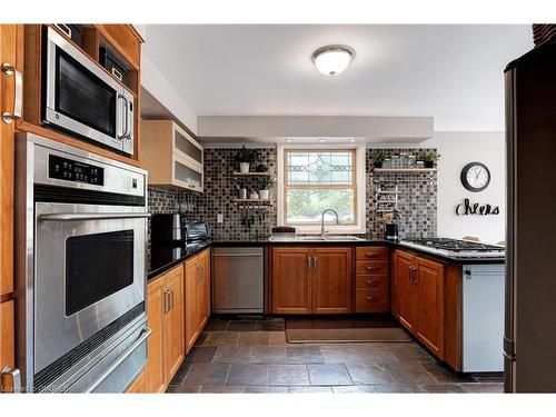 384 Pine Avenue, Oakville, ON - Indoor Photo Showing Kitchen