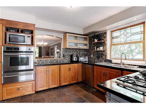 384 Pine Avenue, Oakville, ON - Indoor Photo Showing Kitchen