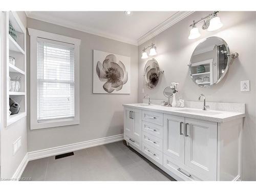 384 Pine Avenue, Oakville, ON - Indoor Photo Showing Bathroom