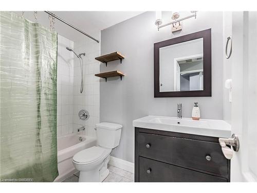17-615 Shoreline Drive, Mississauga, ON - Indoor Photo Showing Bathroom
