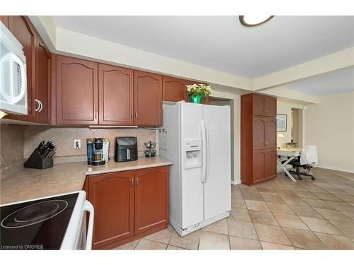 65 Springfield Boulevard, Ancaster, ON - Indoor Photo Showing Kitchen