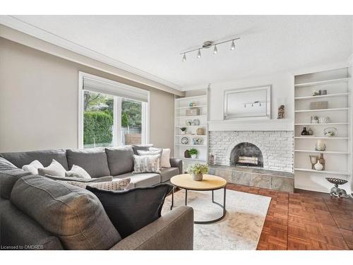 2036 Kawartha Crescent, Mississauga, ON - Indoor Photo Showing Living Room With Fireplace