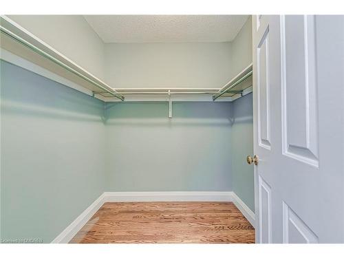 540 Chillingham Crescent, Oakville, ON - Indoor With Storage