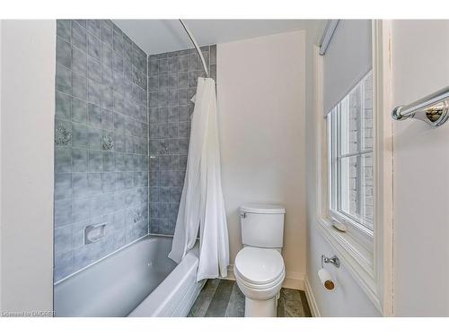 540 Chillingham Crescent, Oakville, ON - Indoor Photo Showing Bathroom
