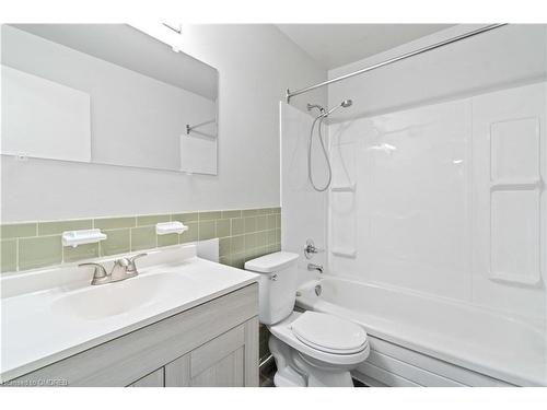 112B-721 Earlscourt Drive, Sarnia, ON - Indoor Photo Showing Bathroom