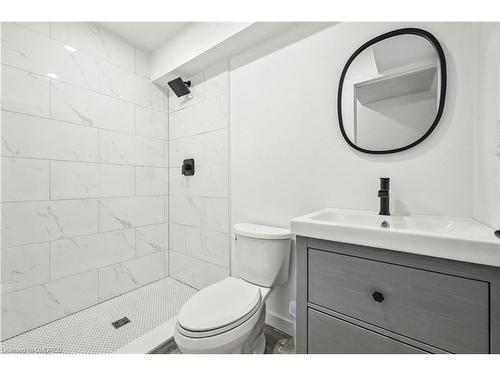 2610 Ironwood Crescent, Oakville, ON - Indoor Photo Showing Bathroom