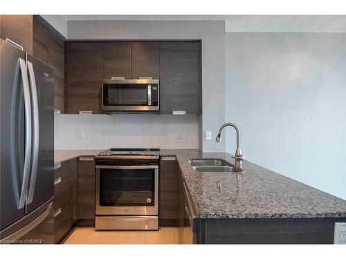 1606-55 Eglinton Avenue W, Mississauga, ON - Indoor Photo Showing Kitchen With Stainless Steel Kitchen With Double Sink With Upgraded Kitchen