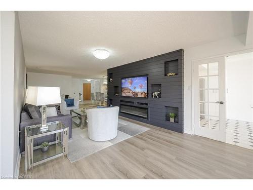 301-1237 North Shore Boulevard E, Burlington, ON - Indoor With Fireplace