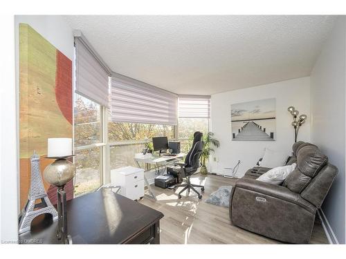 301-1237 North Shore Boulevard E, Burlington, ON - Indoor Photo Showing Other Room
