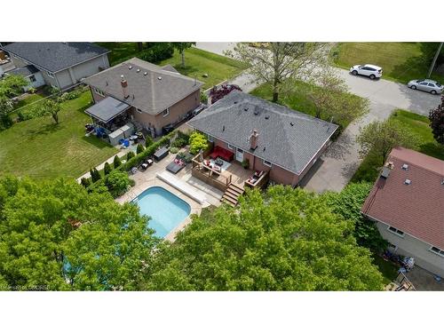 583 Taplow Crescent, Oakville, ON - Outdoor With In Ground Pool