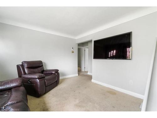 89 Bayview Drive, St. Catharines, ON - Indoor Photo Showing Living Room