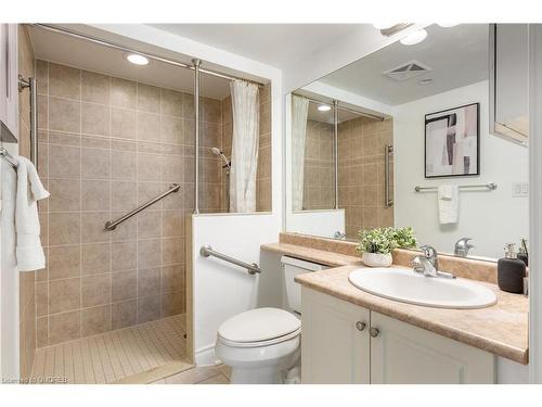 404-3 Marine Parade Drive, Etobicoke, ON - Indoor Photo Showing Bathroom