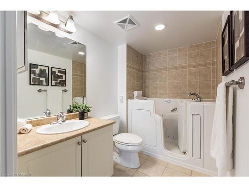 404-3 Marine Parade Drive, Etobicoke, ON - Indoor Photo Showing Bathroom