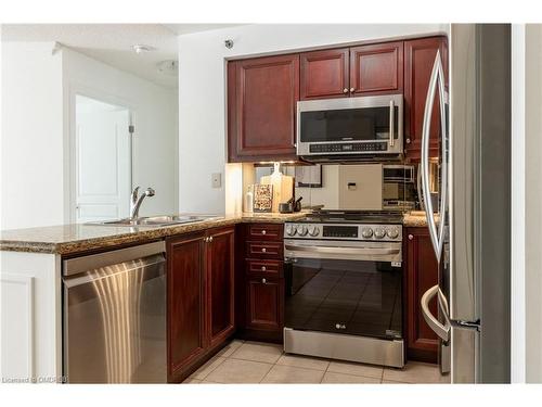 404-3 Marine Parade Drive, Etobicoke, ON - Indoor Photo Showing Kitchen With Double Sink