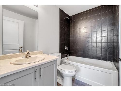437-470 Dundas Street E, Hamilton, ON - Indoor Photo Showing Bathroom