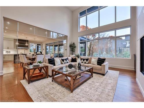 1293 Woodland Avenue, Mississauga, ON - Indoor Photo Showing Living Room