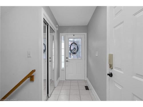 1082 Barclay Circle, Milton, ON - Indoor Photo Showing Other Room