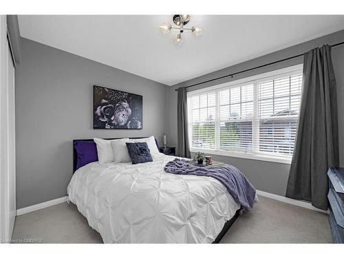 1082 Barclay Circle, Milton, ON - Indoor Photo Showing Bedroom