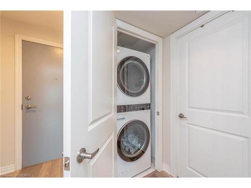 802-80 Esther Lorrie Drive, Toronto, ON - Indoor Photo Showing Laundry Room