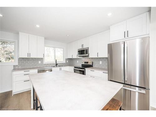 127 Ashbrook Court, Milton, ON - Indoor Photo Showing Kitchen With Stainless Steel Kitchen With Upgraded Kitchen