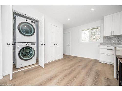 127 Ashbrook Court, Milton, ON - Indoor Photo Showing Laundry Room
