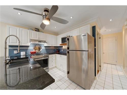 2-1100 Queen Street W, Mississauga, ON - Indoor Photo Showing Kitchen With Stainless Steel Kitchen