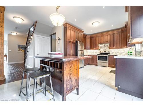 5 Rembe Avenue, Hamilton, ON - Indoor Photo Showing Kitchen