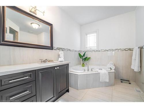 5 Rembe Avenue, Hamilton, ON - Indoor Photo Showing Bathroom