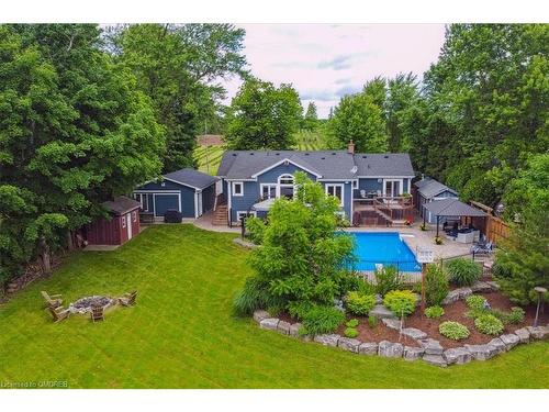 556 Parkside Drive E, Waterdown, ON - Outdoor With In Ground Pool With Backyard