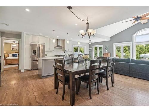 556 Parkside Drive E, Waterdown, ON - Indoor Photo Showing Dining Room