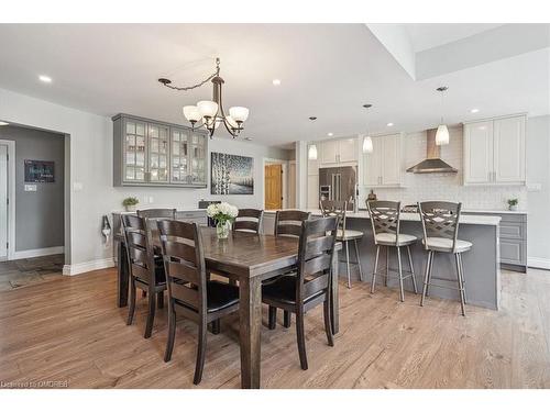 556 Parkside Drive E, Waterdown, ON - Indoor Photo Showing Dining Room